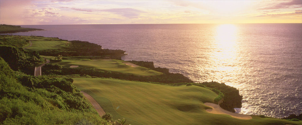 Breathtaking ocean view and impressive scenes from all holes you play.
